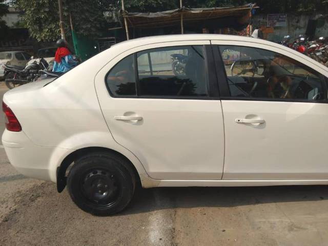 https://images10.gaadi.com/usedgaadi-sellcar/UsedCar/15516cee-6022-4176-87b6-6c9c75e61d91/2933a6f9-6542-45e8-9383-a93ca2208a29.jpg?imwidth=6400