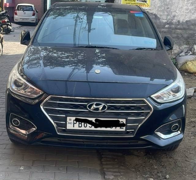 https://images10.gaadi.com/usedgaadi-sellcar/UsedCar/156292dd-7287-434f-aaad-7be10ffa6563/1b69dadf-dc9a-4aa5-b116-a50e69e98d4e.jpeg?imwidth=6400