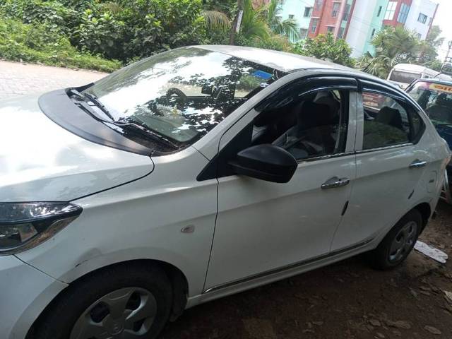 https://images10.gaadi.com/usedgaadi-sellcar/UsedCar/1574163e-b29a-4830-87f3-b7858e319958/2f59b527-b0b0-461a-af85-5e75e79511df.jpg?imwidth=6400