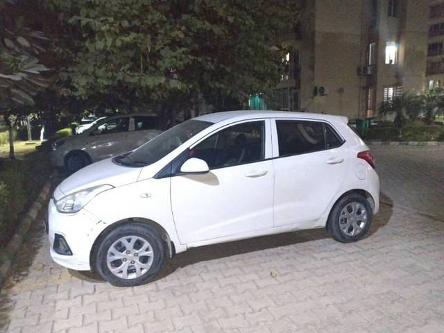 https://images10.gaadi.com/usedgaadi-sellcar/UsedCar/157d0307-5751-4562-a9ec-4e4e54dd5acc/3b18d44f-3ef2-4e3e-b15a-5d8bfb123aaa.jpg?imwidth=6400