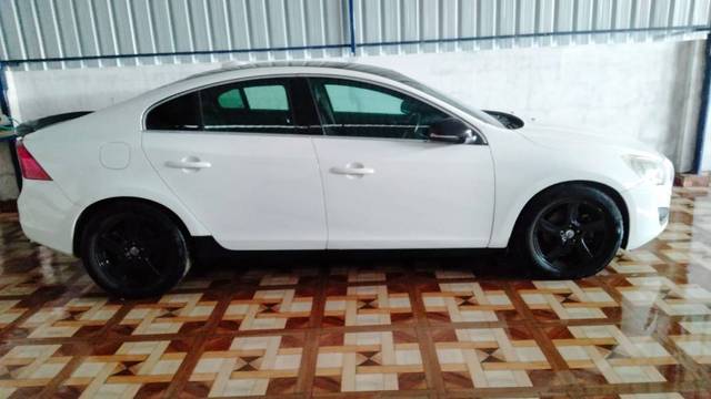 https://images10.gaadi.com/usedgaadi-sellcar/UsedCar/159b1460-a71f-40d1-87dc-26cc67bb709c/29307035-fdb1-4aca-8110-4ac0d9d02cc0.jpg?imwidth=6401