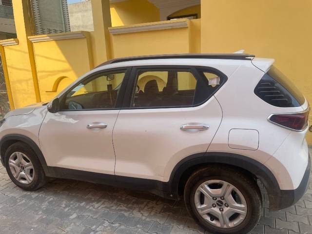 https://images10.gaadi.com/usedgaadi-sellcar/UsedCar/15c18f11-952a-49f7-8705-3c36b0725328/9ae048f5-3f10-48d5-be26-ae854aa5d149.jpg?imwidth=6400