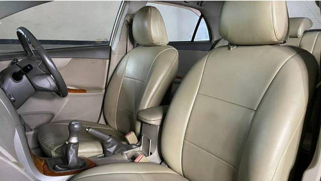 https://images10.gaadi.com/usedgaadi-sellcar/UsedCar/15ce3718-8170-498b-8963-88b6944deaca/bf8c3d5e-6526-4d9d-9f98-803a5504dec8.jpeg?imwidth=6402