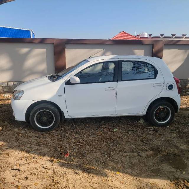 https://images10.gaadi.com/usedgaadi-sellcar/UsedCar/15d979b4-f805-45b8-946d-3ec130b41c7c/9c752c39-3127-47a2-bdc5-c6cd3e4e7c0b.jpg?imwidth=6401