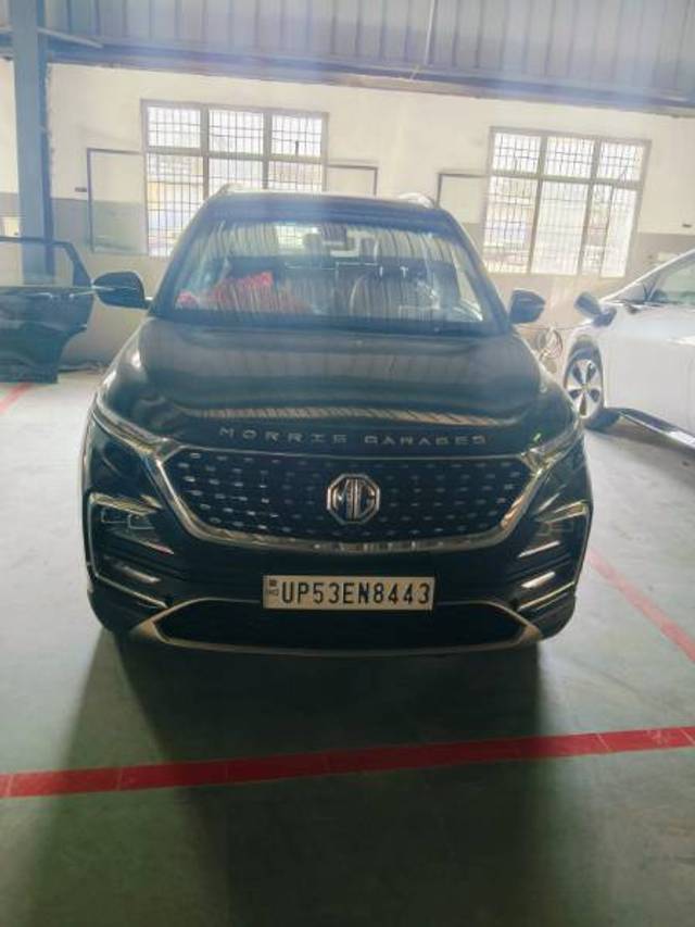 https://images10.gaadi.com/usedgaadi-sellcar/UsedCar/1639591b-f2e2-4703-af7b-781bc49a75af/7336af4f-ce57-4a26-80b7-f41deb471a9a.jpg?imwidth=6400