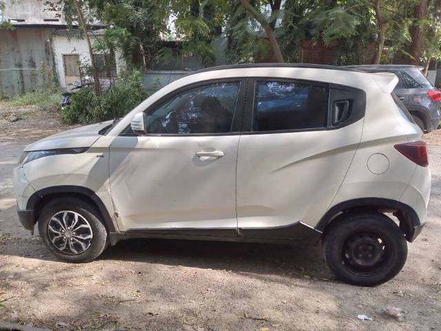 https://images10.gaadi.com/usedgaadi-sellcar/UsedCar/1647160c-f241-420c-921d-ff4c9d7777fd/add1665e-13b6-4ae4-960b-97af8692096a.jpg?imwidth=6402