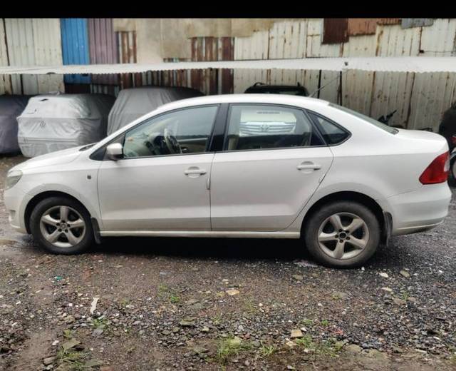 https://images10.gaadi.com/usedgaadi-sellcar/UsedCar/16983dd0-4bb2-420d-8725-c62b6ed5414f/ed471e59-976a-4286-89f2-d30c1097f227.jpg?imwidth=6400