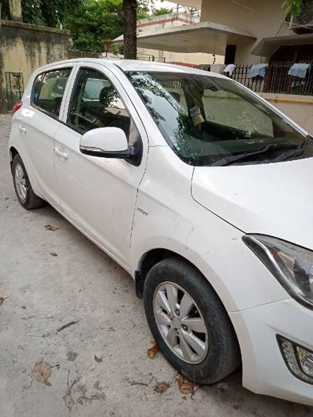 https://images10.gaadi.com/usedgaadi-sellcar/UsedCar/16a8c4f1-ad81-4e1c-b8ff-48047ec5bb04/06579c41-d05f-45fc-bb3b-e955b0cf4f38.jpg?imwidth=6401