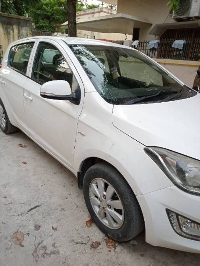 https://images10.gaadi.com/usedgaadi-sellcar/UsedCar/16a8c4f1-ad81-4e1c-b8ff-48047ec5bb04/1be054d9-7079-48ad-8f5f-2c81f71174a1.jpg?imwidth=6402