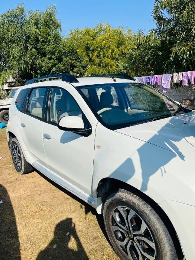 https://images10.gaadi.com/usedgaadi-sellcar/UsedCar/16c7205d-b9f3-4889-a97c-7b2c2ef9784b/d33d4438-969b-48d2-9a07-63be3029b5d1.jpeg?imwidth=6400