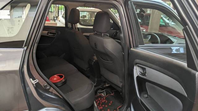 https://images10.gaadi.com/usedgaadi-sellcar/UsedCar/16c8e4c7-6831-4534-bf4a-10c595c6280b/a5a23915-8a86-4e1c-8f99-c38509a565f8.jpg?imwidth=6402