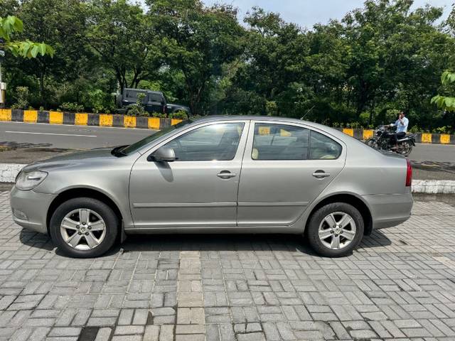 https://images10.gaadi.com/usedgaadi-sellcar/UsedCar/16d49e86-2b4a-4812-87f9-cf7dbdbc8fa4/64ea6eb3-7e60-4bd1-aeb1-159bb6686c59.jpg?imwidth=6402