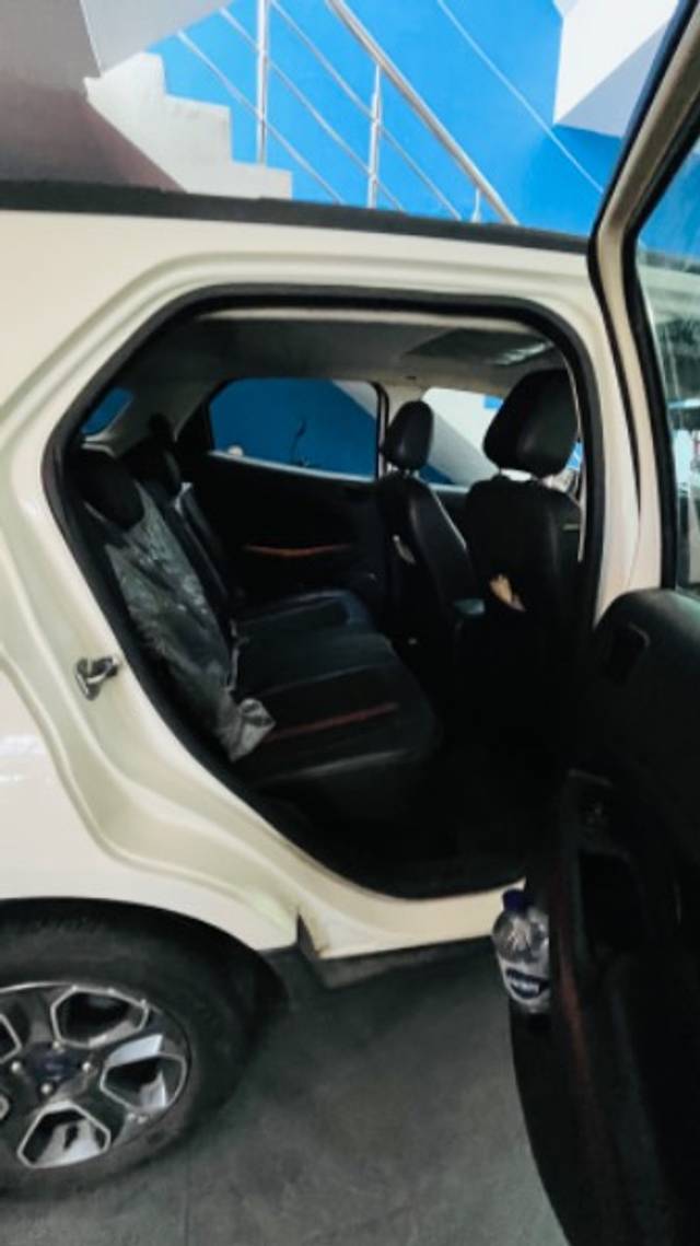 https://images10.gaadi.com/usedgaadi-sellcar/UsedCar/1708f266-3cb2-47e0-ae09-5782fddc2d9c/e3fd1bc1-2f29-4315-af8e-014359933ef4.jpeg?imwidth=6401