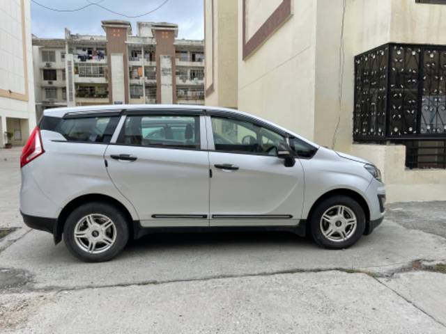https://images10.gaadi.com/usedgaadi-sellcar/UsedCar/171a5ab6-2792-45f9-a050-8e986a75ce28/79dd6528-d59b-447d-ac1f-d8f713494baf.jpeg?imwidth=6401