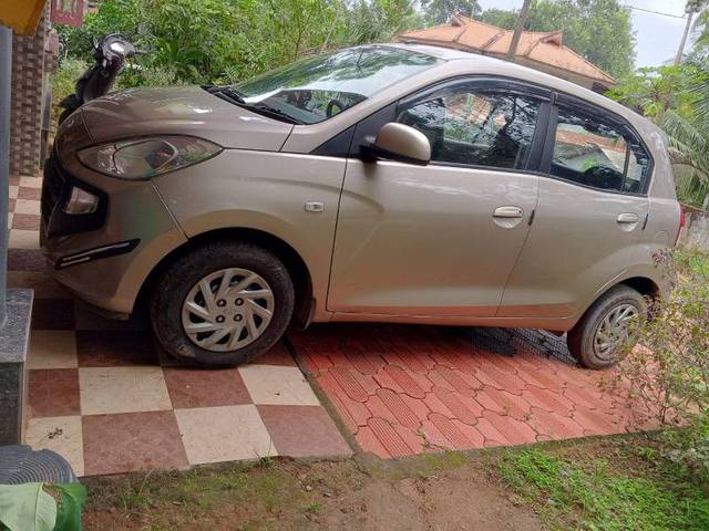 https://images10.gaadi.com/usedgaadi-sellcar/UsedCar/17899345-e9b7-4981-b6c6-76d7e1718b5b/dbbd6eb9-f6d6-4884-8bad-81e8d10375ca.jpg?imwidth=6400