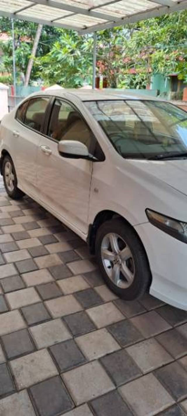 https://images10.gaadi.com/usedgaadi-sellcar/UsedCar/17adc9a8-1e84-4814-8dba-1ed20bf21b90/c8a9fb68-3009-44e3-9dfb-a59752fea4af.jpg?imwidth=6402