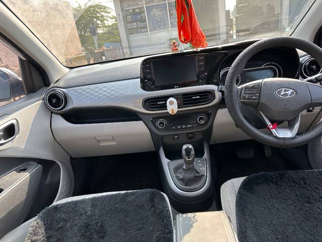 https://images10.gaadi.com/usedgaadi-sellcar/UsedCar/18073417-6032-4bd6-96bb-1956afadbe61/67e18641-a7f8-44d6-a0b7-cb7681b70284.jpeg?imwidth=6402