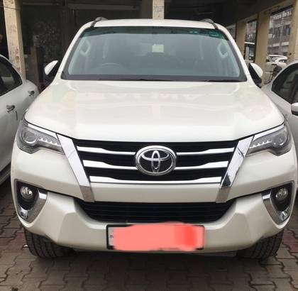 Toyota Fortuner 2.8 2WD AT BSIV Toyota Fortuner 2.8 2WD AT BSIV