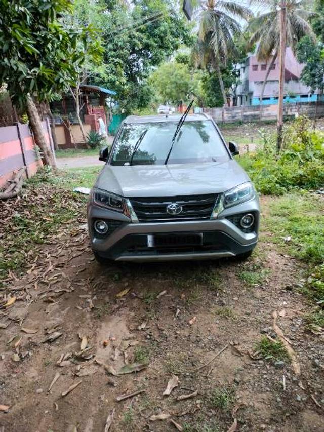 https://images10.gaadi.com/usedgaadi-sellcar/UsedCar/181ab5f1-2527-4120-8ca1-393ca20053de/22808460-342d-4487-914f-ca1e571d3bd9.jpg?imwidth=6402