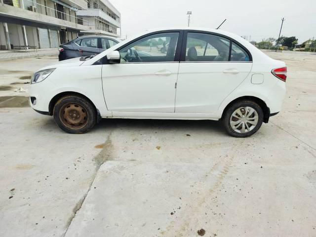 https://images10.gaadi.com/usedgaadi-sellcar/UsedCar/181f8274-aba1-4c85-bf03-52c2cb2d8da5/37f2b919-3019-45c3-b7ec-7c24ab590e19.jpg?imwidth=6401