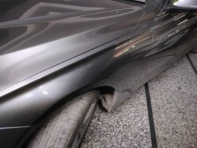 https://images10.gaadi.com/usedgaadi-sellcar/UsedCar/1827070a-3431-40dd-9244-3f63f2034e7a/c574480c-8306-41be-937b-d04f138fa0be.jpeg?imwidth=6402