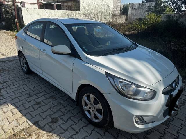 https://images10.gaadi.com/usedgaadi-sellcar/UsedCar/18375cf4-8578-4888-b90a-ca95bf608457/b8f5c9e3-6336-40b5-aa10-8cc8308124c7.jpeg?imwidth=6400