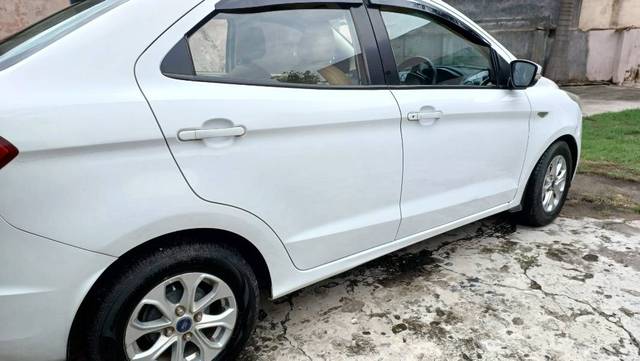 https://images10.gaadi.com/usedgaadi-sellcar/UsedCar/183848a6-377d-49be-896b-bc72138b7537/288afd9c-ef85-480c-a526-ba66e4c9fb89.jpg?imwidth=6402