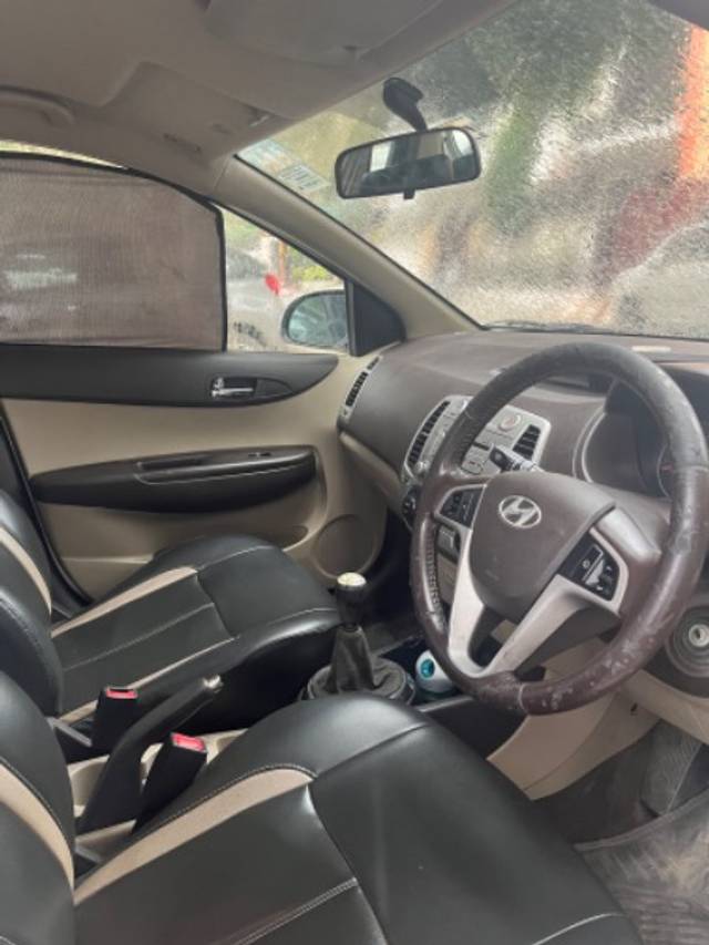 https://images10.gaadi.com/usedgaadi-sellcar/UsedCar/184ac88f-44fc-4eed-a585-e926c7fa818e/c82c2a4e-9a46-42c7-889f-c70baa5ccb32.jpeg?imwidth=6402