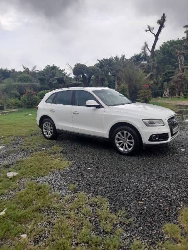 https://images10.gaadi.com/usedgaadi-sellcar/UsedCar/1860c729-984a-4d54-aef3-39098869d997/bd5c7518-ae55-479e-a6a2-69f162a9d06d.jpg?imwidth=6401