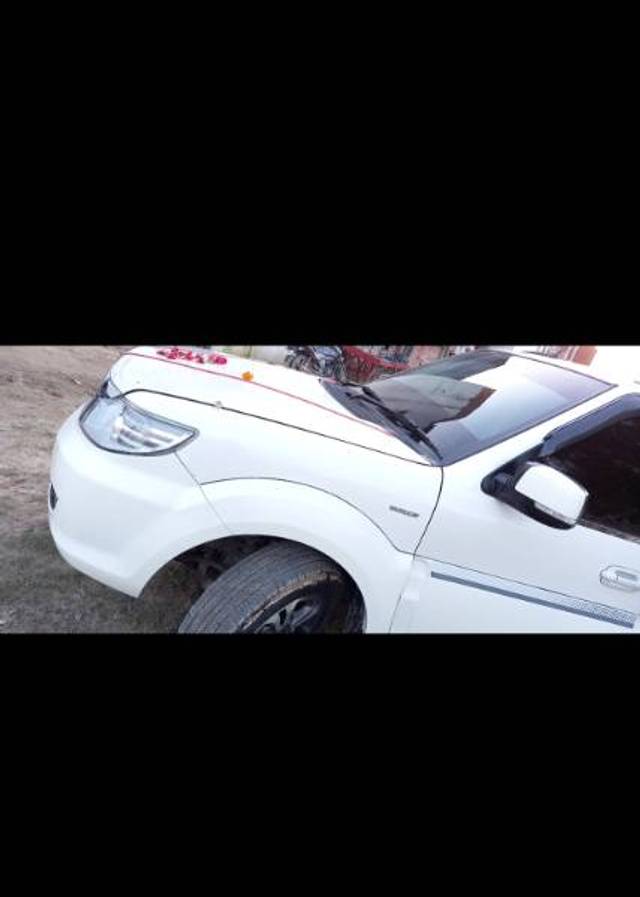 https://images10.gaadi.com/usedgaadi-sellcar/UsedCar/1872733d-e222-4e9b-97dd-441fdd18257c/17385ad5-9972-4830-b8b9-ecc88f3a43fe.jpg?imwidth=6401