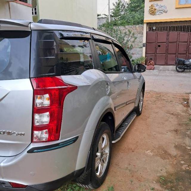 https://images10.gaadi.com/usedgaadi-sellcar/UsedCar/18e60664-eedf-4dfd-97fe-1d07fdadb89e/01ea525d-d00b-4a50-8d36-5484747e5ea7.jpg?imwidth=6402