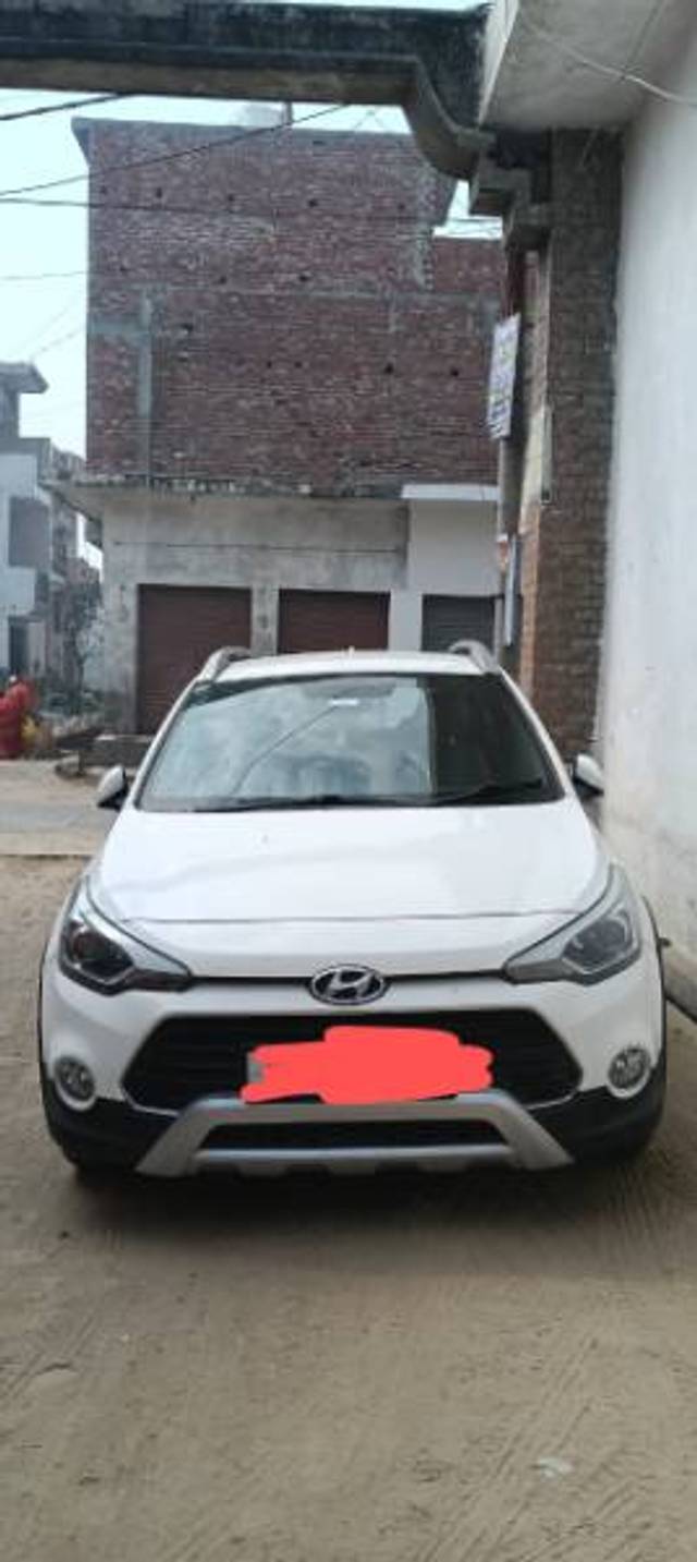 https://images10.gaadi.com/usedgaadi-sellcar/UsedCar/191abf75-f17c-4b9c-96c2-d761411ce77d/30da32ba-9f47-4862-a45a-37508e9755ff.jpg?imwidth=6400