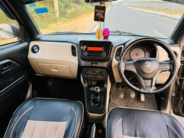 https://images10.gaadi.com/usedgaadi-sellcar/UsedCar/19ca36c9-7d61-42c5-9f47-d3d8e2282cd6/80994206-47e2-4dde-930f-05ed55758ff4.jpg?imwidth=6402