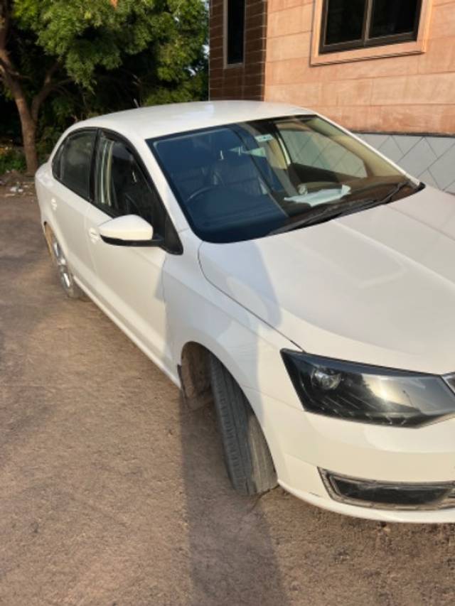 https://images10.gaadi.com/usedgaadi-sellcar/UsedCar/1a06f2ef-1e6c-46b5-81d3-60de0bda2079/4d2f458b-0e97-4a26-a024-787a5a7a693b.jpeg?imwidth=6400