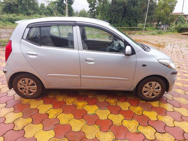 https://images10.gaadi.com/usedgaadi-sellcar/UsedCar/1a26e279-305b-4a44-830b-9d8b6d297fb1/2b14aad2-6d35-4059-9ef2-55ba063101b1.jpg?imwidth=6401