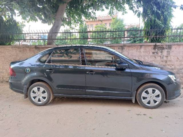 https://images10.gaadi.com/usedgaadi-sellcar/UsedCar/1ace1884-e5fc-475c-98a8-3b7720987dbc/00e1f746-31f1-4a88-9aa2-24b76dcb5050.jpg?imwidth=6401