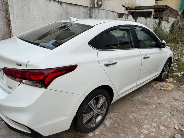 https://images10.gaadi.com/usedgaadi-sellcar/UsedCar/1ae29e18-4bd5-4bf7-8961-489d682d2629/e0ba0815-cb63-4eff-9042-c22efc8e9a0e.jpeg?imwidth=6401