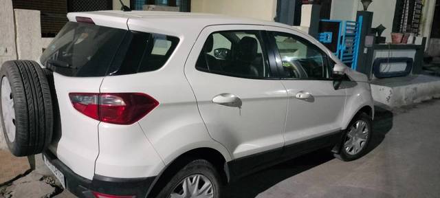 https://images10.gaadi.com/usedgaadi-sellcar/UsedCar/1ae2c1cc-3cb8-4f59-a8ec-3a886a0ab7ee/c52f8cf3-ea3d-4ca2-b163-fcf4e8089846.jpg?imwidth=6401