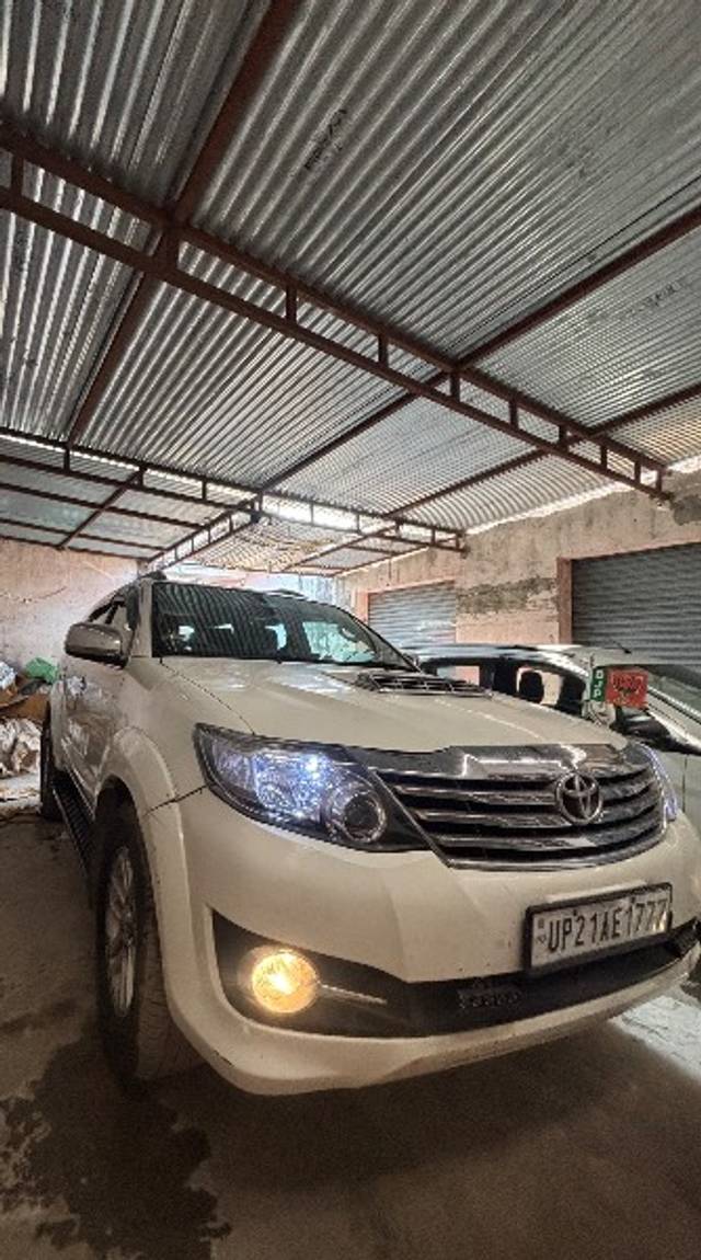 https://images10.gaadi.com/usedgaadi-sellcar/UsedCar/1ae7f477-01a1-4516-bc76-e876e72acde7/b5fe5c53-92da-459c-9ec4-473e09acdb26.jpeg?imwidth=6400