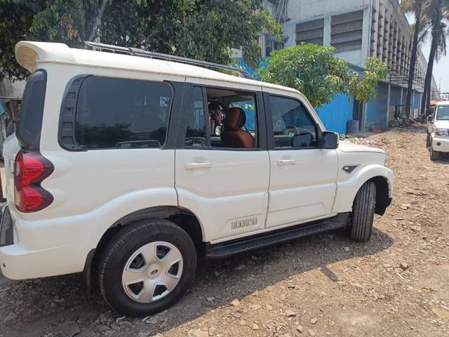 https://images10.gaadi.com/usedgaadi-sellcar/UsedCar/1aedc709-3064-4807-880b-dc1c5c12c7dc/d3947e91-1ea3-4b8f-9302-88caefabc8b5.jpeg?imwidth=6401