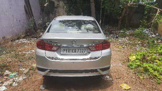 https://images10.gaadi.com/usedgaadi-sellcar/UsedCar/1b11ad17-46ab-4285-b6e6-649ac813abad/8ea6c44f-f8d6-4352-b18c-35feb20d7c32.jpg?imwidth=6402
