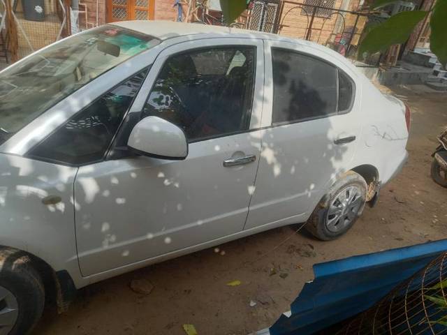 https://images10.gaadi.com/usedgaadi-sellcar/UsedCar/1b2906eb-41cb-4dbf-aec0-b33f5707cb28/7c20594f-37b8-41e2-84d6-1bfaba339a65.jpg?imwidth=6400