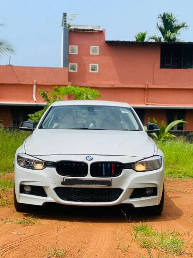 https://images10.gaadi.com/usedgaadi-sellcar/UsedCar/1b35572e-01e3-460a-baa9-4ce6f48aeb97/d4f81ec6-0780-4840-b281-8a9144b98477.jpeg?imwidth=6400