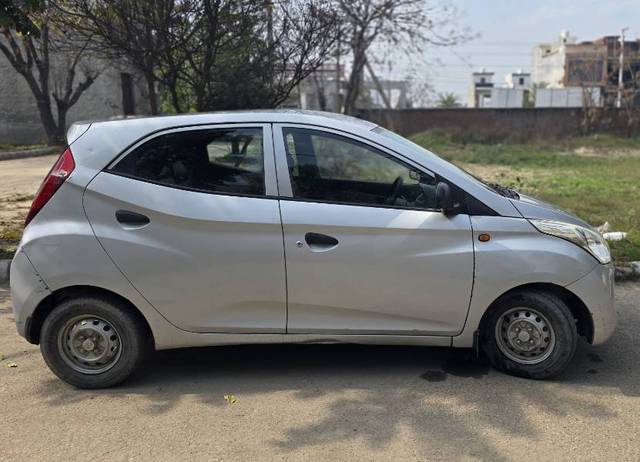 https://images10.gaadi.com/usedgaadi-sellcar/UsedCar/1b3e67fe-a95e-4585-8e8b-53d8a96a02f0/569ead62-8d87-42c9-8fb7-2bbed0b3460c.jpg?imwidth=6401