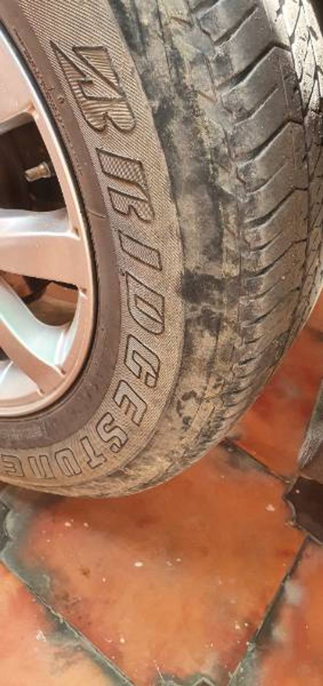 https://images10.gaadi.com/usedgaadi-sellcar/UsedCar/1b5a085e-a2c9-4e48-b21e-88e96f361422/9ed47c92-cb1a-4a3b-99aa-761976228363.jpg?imwidth=6402