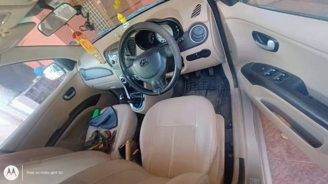 https://images10.gaadi.com/usedgaadi-sellcar/UsedCar/1b6e63dc-9e40-48c7-99cf-b953683ea3ff/979805d1-8b81-4424-a98c-3d1225d55d35.jpg?imwidth=6402