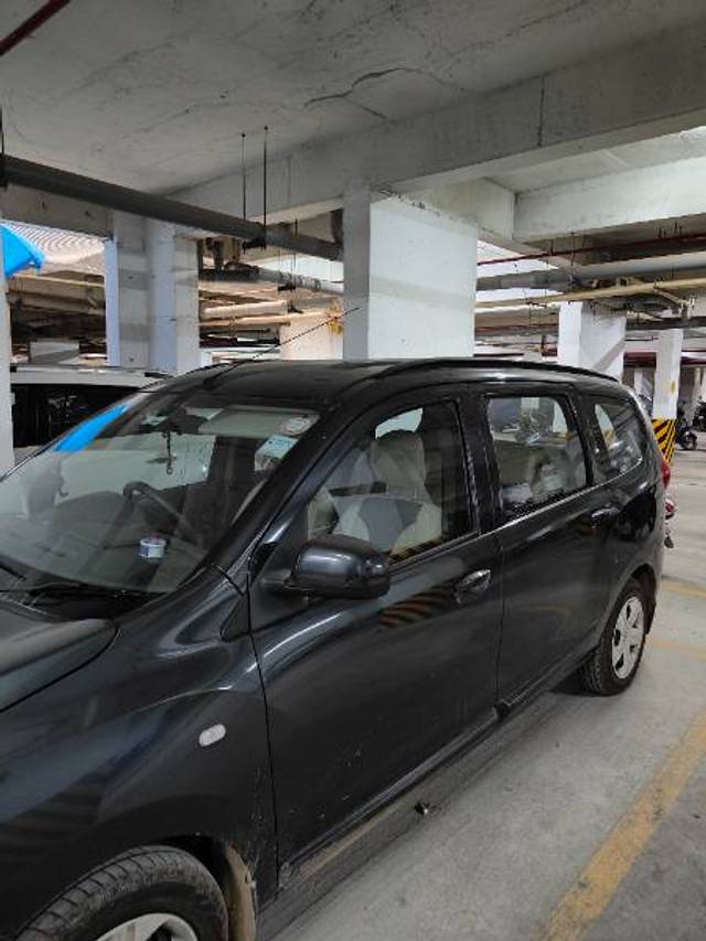 https://images10.gaadi.com/usedgaadi-sellcar/UsedCar/1bf67bac-da29-4f28-9cd8-0e92d33be5cc/32b267ad-eabc-40bf-bb25-164551e99778.jpg?imwidth=6401