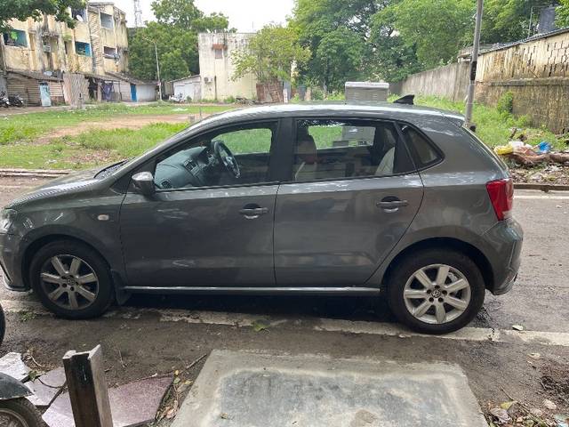 https://images10.gaadi.com/usedgaadi-sellcar/UsedCar/1bff4901-2fbb-45cd-b6d6-3920974deace/8e56b871-ca19-4c5c-b994-cd8d9f03e418.jpg?imwidth=6402