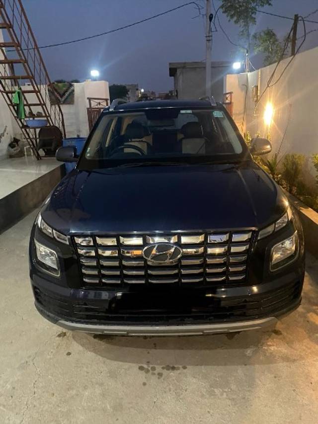 https://images10.gaadi.com/usedgaadi-sellcar/UsedCar/1c2429a5-fd07-4d47-b0af-0ad4c5d0b2bb/a2f6bee9-ce32-49b3-b225-6f19231c79d5.jpeg?imwidth=6400