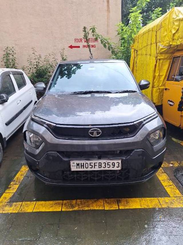 https://images10.gaadi.com/usedgaadi-sellcar/UsedCar/1c2b34aa-63b5-443f-8eed-245167d685e0/e6c9c032-0c73-4b23-845f-3b41e90ba66a.jpg?imwidth=6400